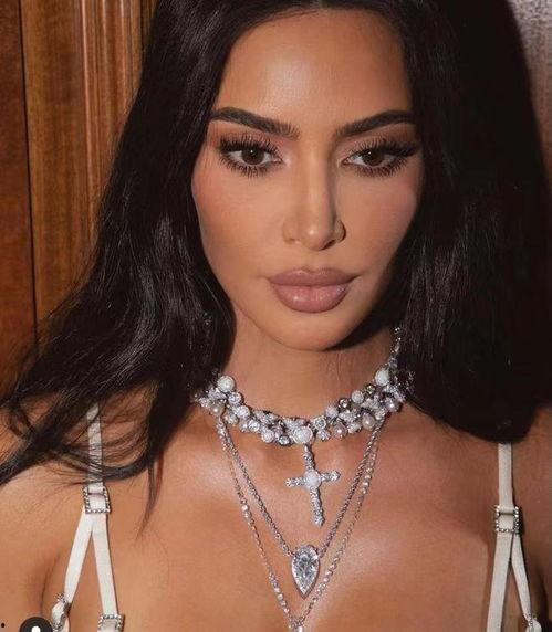 卡戴珊最新爆料,揭秘家族内部惊人秘密！